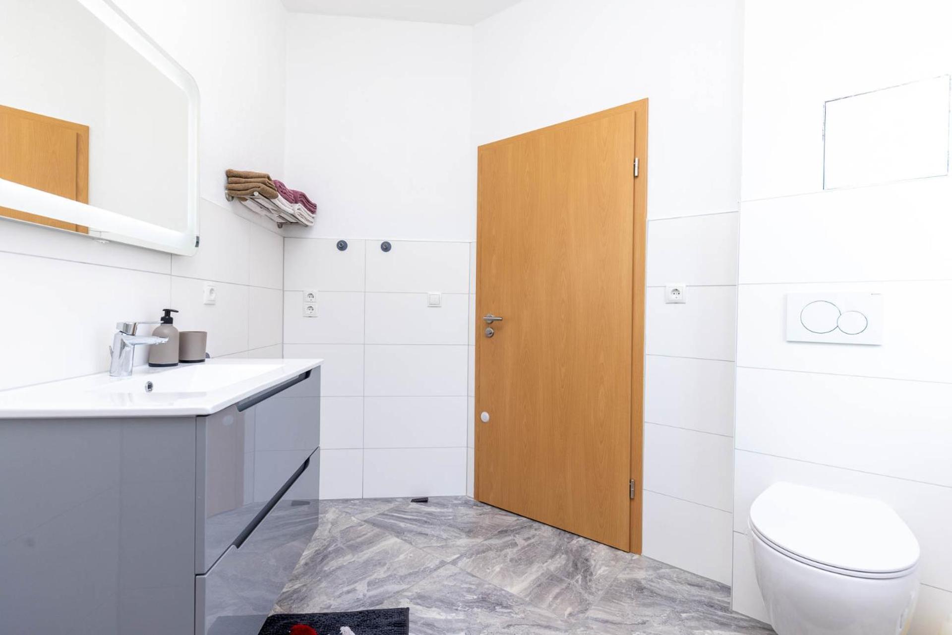 Neu I Ferienwohnung Jasmin Андернах Екстериор снимка